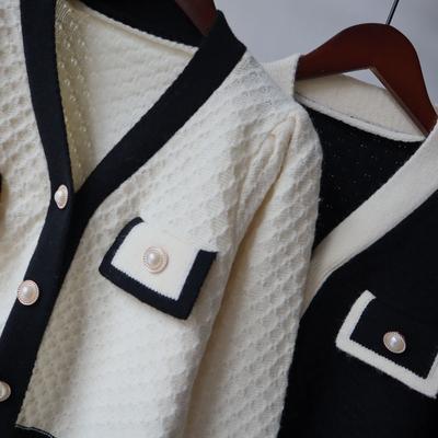Farb abgestimmter langärmeliger Strickcardigan Frühling und Herbst Damenbekleidung Oberteil mit Pulloverjacke kleiner Pendlerstil