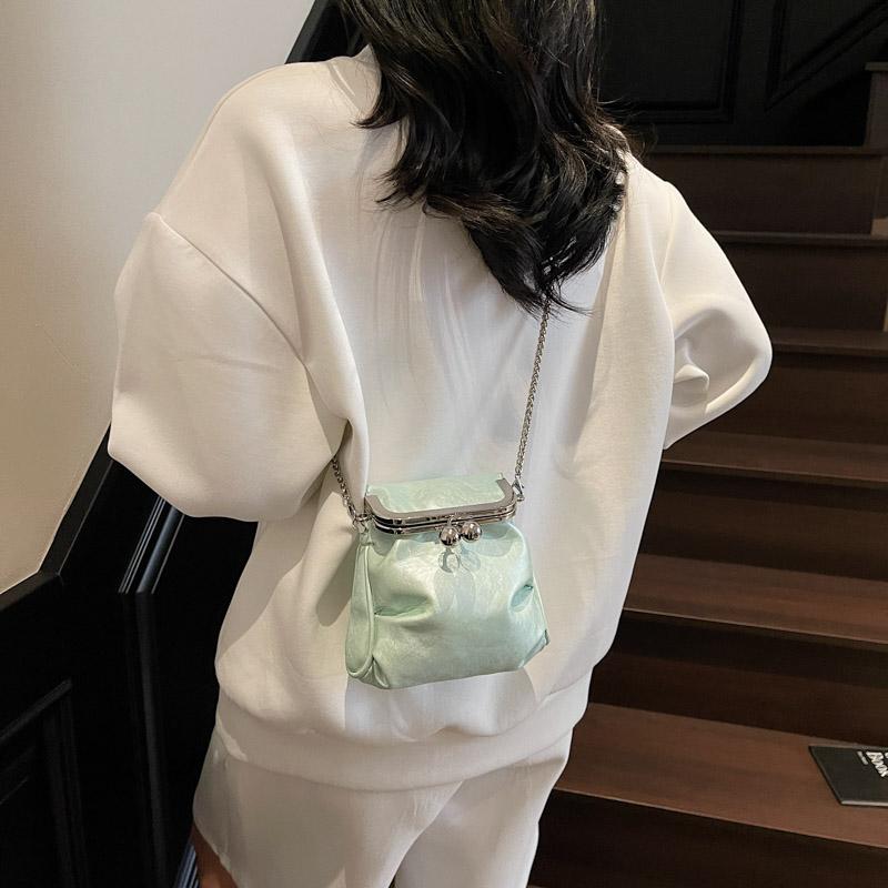 Mini PU Leather Purse Women Y2k Chain Purse with Chain Strap Cute Evening Bags Aesthetic Pouches Shoulder Bag Fashion Money Bag