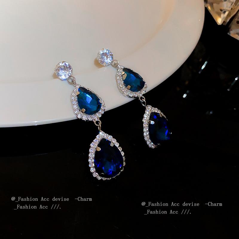 Silver Needle Diamond Geometric Water Drop Earrings European and American Light Luxury Premium Earrings Retro Niche Design Earrings