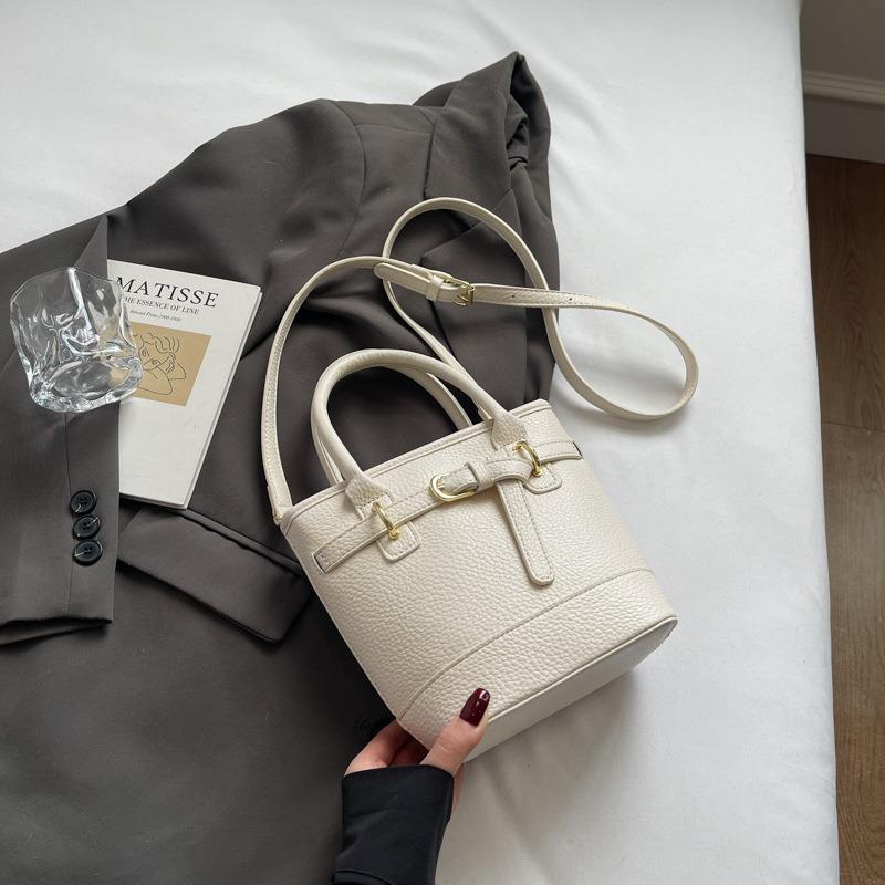 Spring New Retro High-end Fashion Handbag Bucket Bag Versatile Commuter Shoulder Messenger Bag