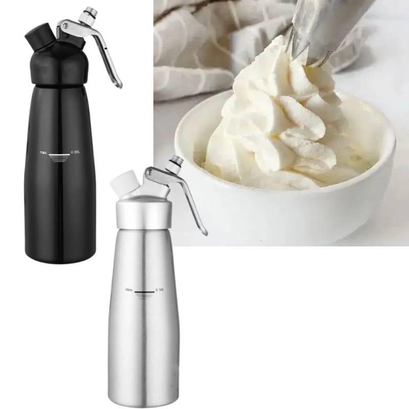Bottiglia sifone per panna montata in acciaio inox di alta qualità, ideale per decorare e guarnire il caffè, disponibile nei formati da 500 ml e 1000 ml.
