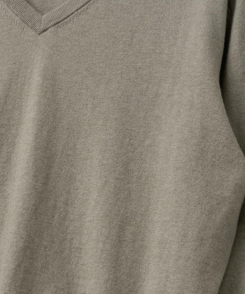 ANOTHER OFFICE WOMEN W. Peachskin V-Neck Pullover (Warm Gray)