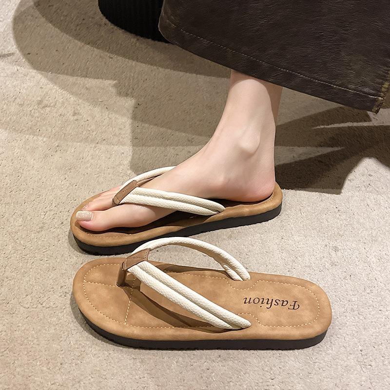 Large size flip-flops women's summer wear new flat-bottomed beach toe slippers soft-bottomed casual sandals
