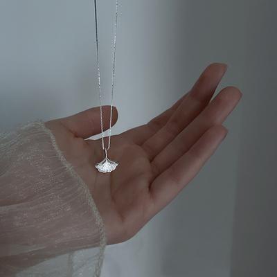 Ginkgo Biloba Necklace Women's Summer Leaf Collarbone Chain Ins Cold Wind Temperament Light Luxury Chain