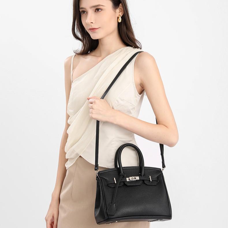 Premium Women's Big Bag 2025 Popular New Trendy Fashion Portable Large Capacity Shoulder Bag Versatile Messenger Bag