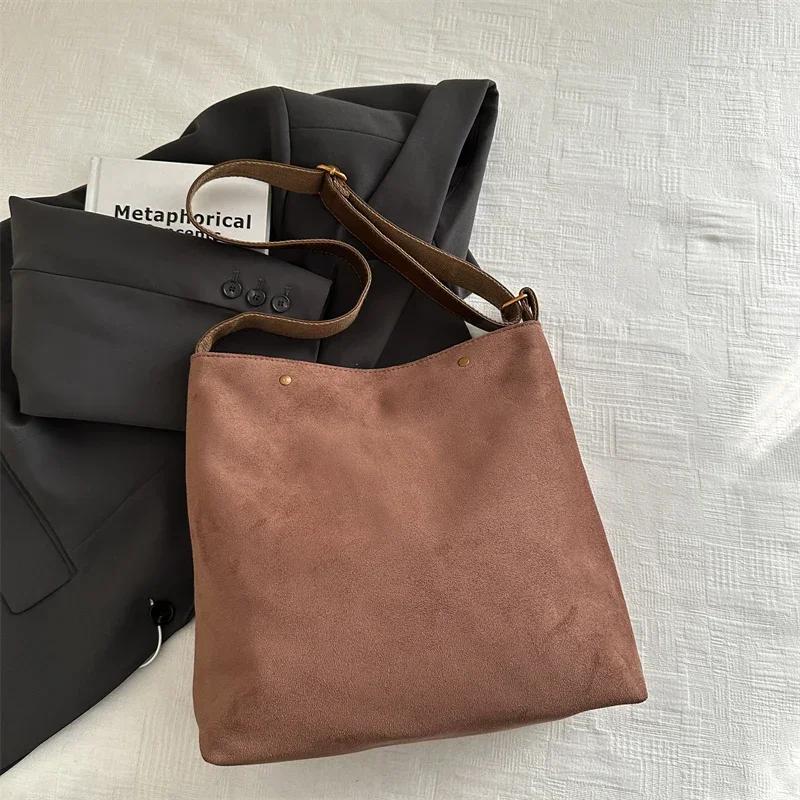 Retro Matte Large Capacity Single Shoulder Crossbody Bag for Women  New Autumn and Winter High-end Crossbody Bucket Bag