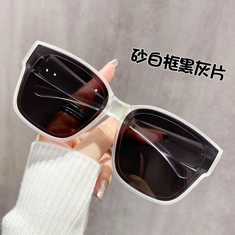 Ultralight TR90 Foldable Clip-on Polarized Sunglasses for Myopia - Unisex Fashion Sun Protection
