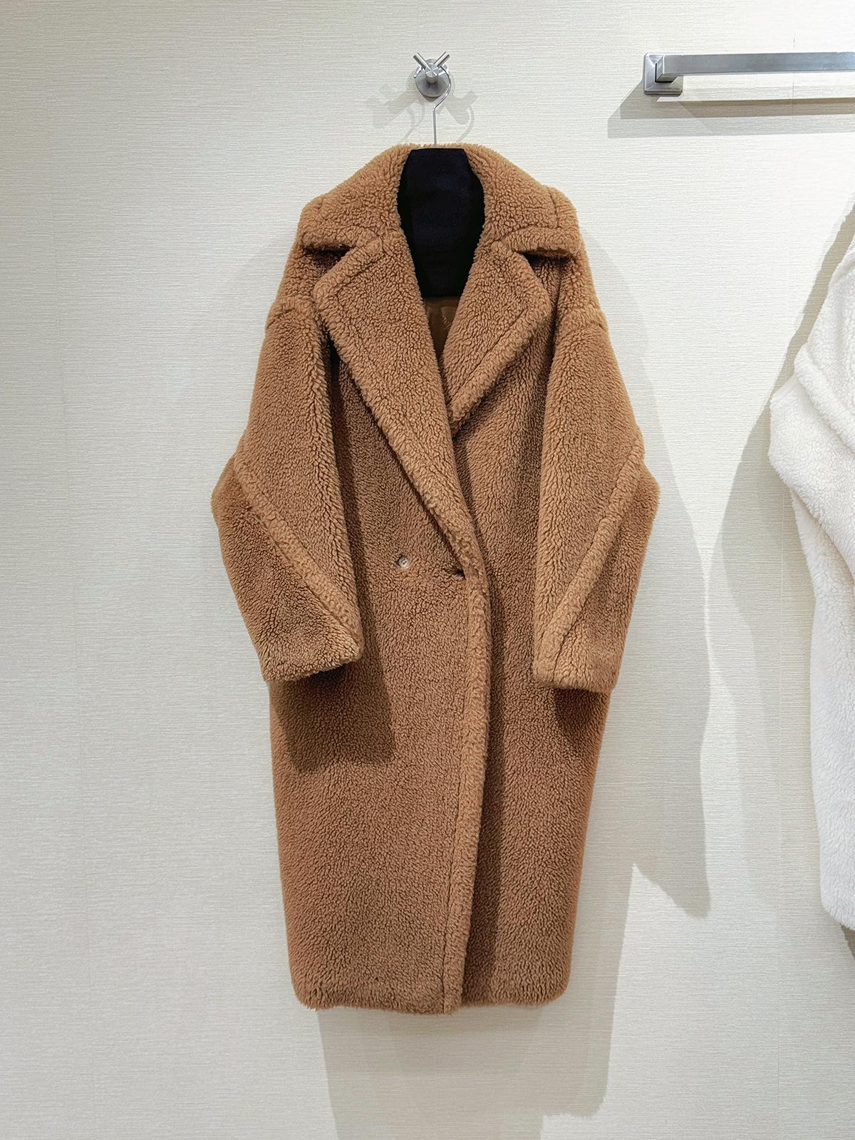 Women`s M Loose Teddy Bear Style