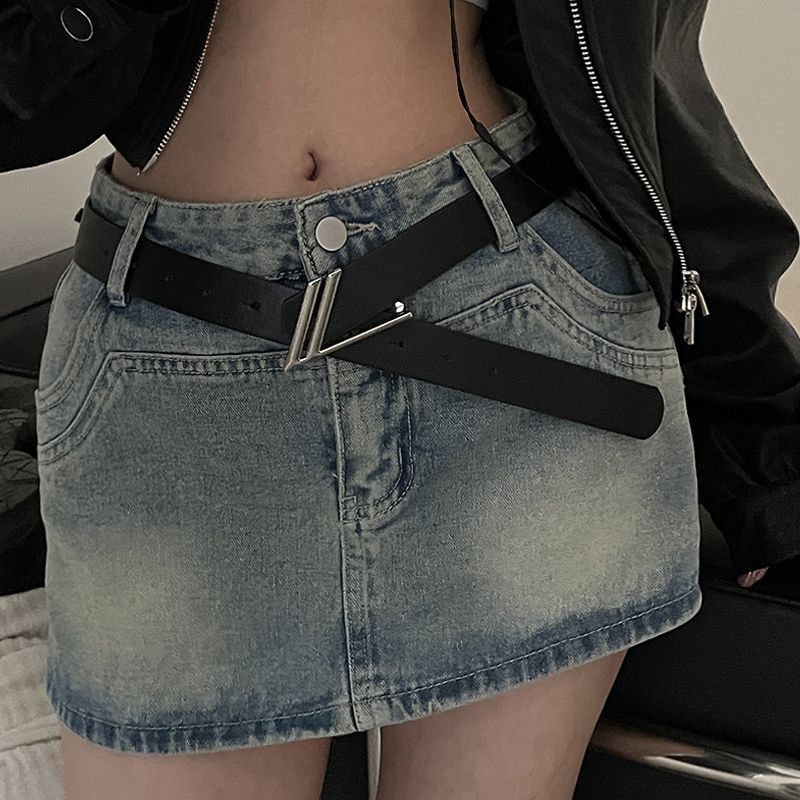 

Versatile Womens Black Belt Featuring Smooth Buckle Perfect For Fashionforward Styles Button