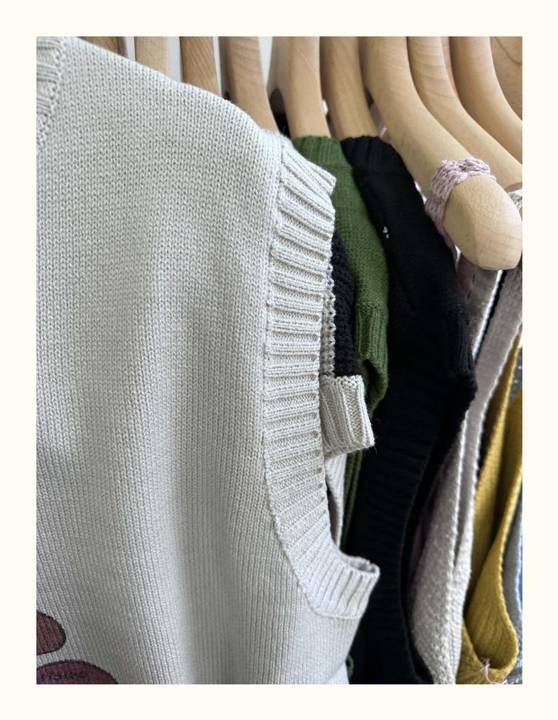 Xiao Wang's Spring Korean Cartoon Loose Knit Sweater Vest (Plus Size)