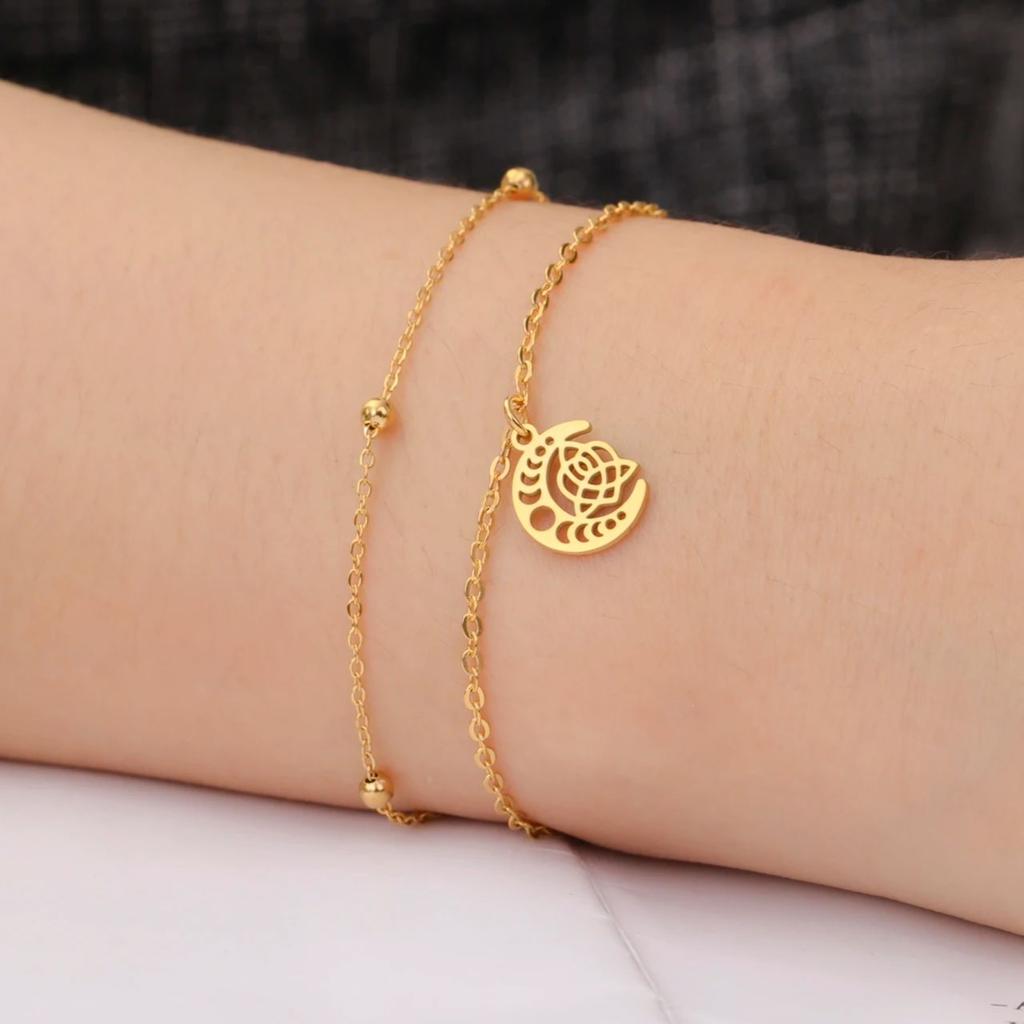 LIKGREAT Irish Triquetra Knot Crescent Moon Bracelets Stainless Steel Trinity Triple Moons Goddess Fertility Amulet Women Gifts
