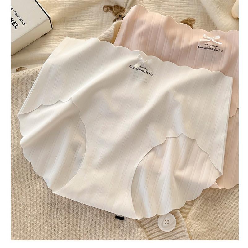 Women Mid Waist Seamless Antibacterial Ice Silk Panties With Pure Cotton Crotch
