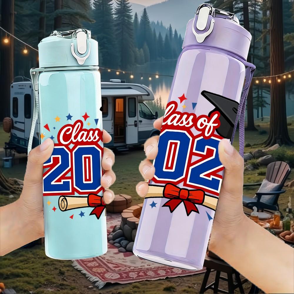1PC Class Of 2026 Grad Badge Art 750ml Color Plastic Sports Water Bottle Leakproof Flip Straw Lid Suitable for Sports Office Home Use