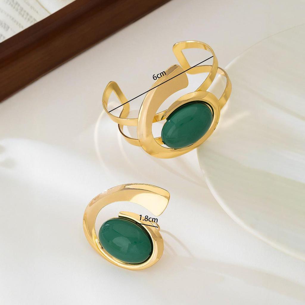 European & American Statement Earrings and Bracelet Set: Trendy Irregular Circles - Women's Fashion Jewelry, Perfect for Vacation.