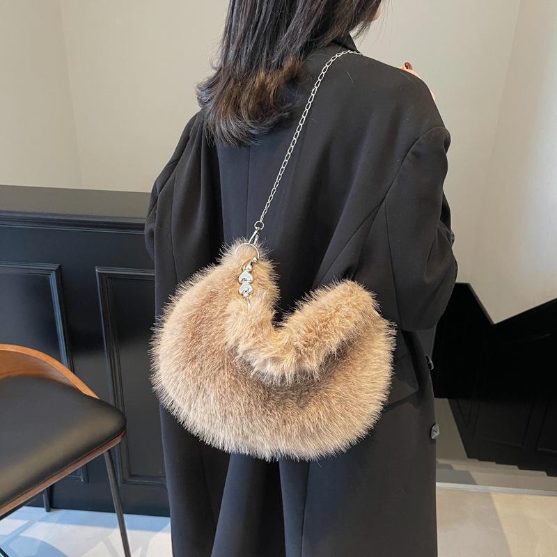Autumn Soft Plush Small Milk Bag 2025 New Bag Portable Commuter Versatile Wool Bag Messenger Bag Female Only