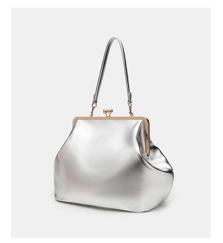 Trendy Large Capacity Women's Clasp Handbag - Versatile and Stylish Single Shoulder Bag