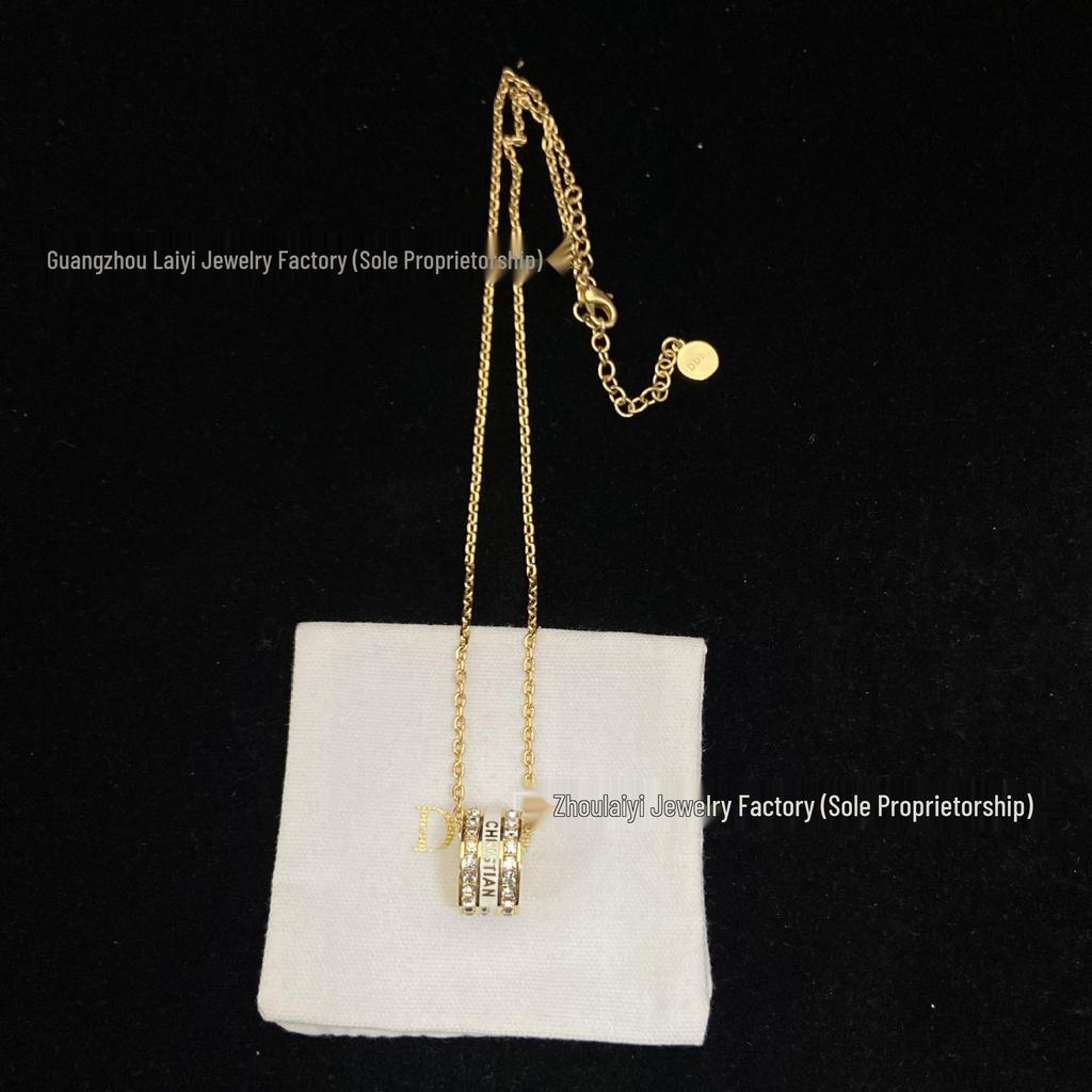 Di Family Schwarz-Weiß-Emaille Quadratischer Diamant-Halskette - Leicht, Modischer Luxus für Frauen