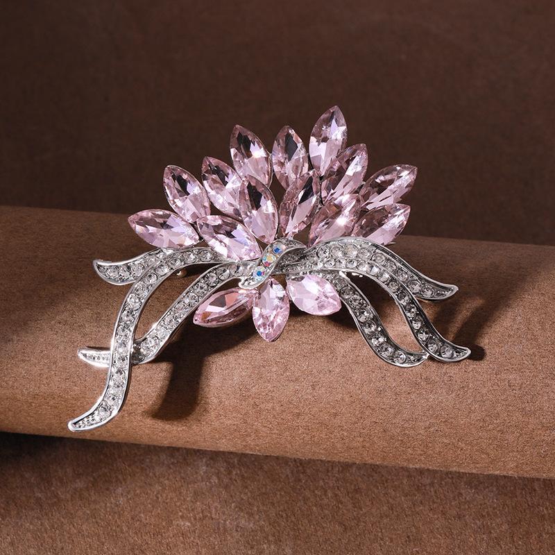 Luxurious Rhinestone Lapel Pin – Exquisite High-End Fashion Brooch Accessory