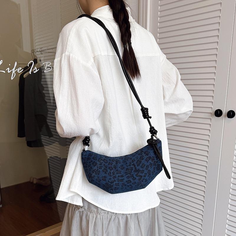 Niche design bag women's new leopard print underarm bag versatile shoulder messenger bag