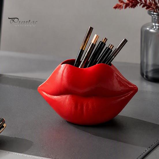 Creative Gift for Beauty Lovers Lip Shaped Storage Box, Decorative 3D Printed PLA Sculpture, Modern Home Office Ornaments Art Ornament Makeup Brushes