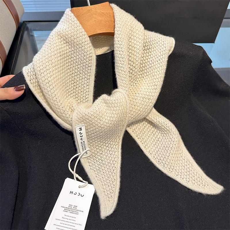 British Korean Triangle Scarf Niche 100% Wool Triangular Scarf Women Headscarf Knitted Scarf Multi-functional Warm Knitted Scarf