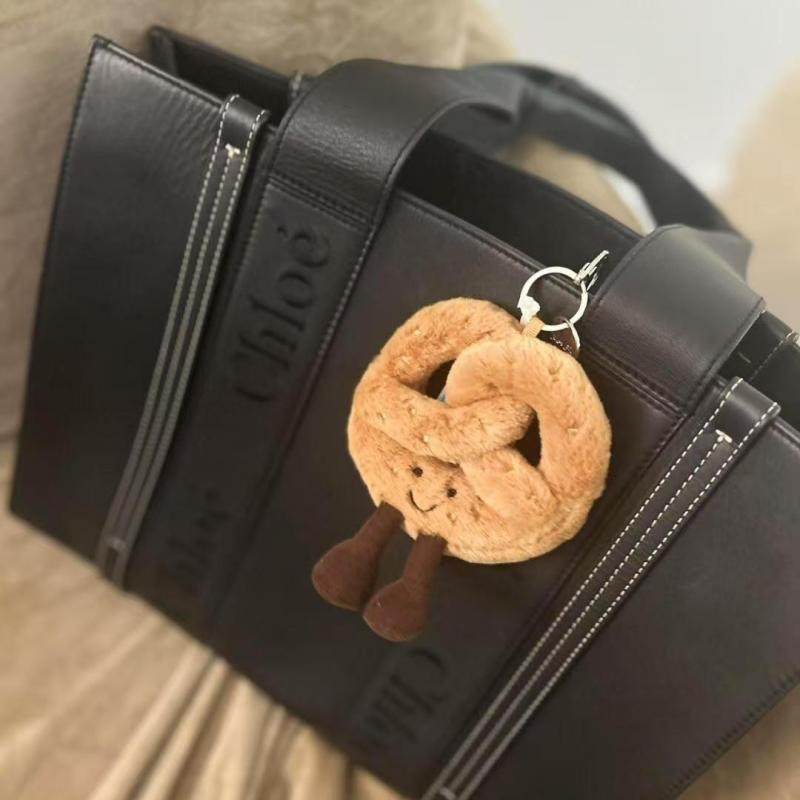 Fun Cute Soft Pretzel Plush Toy, Realistic Bread Shape Plushie, Snuggle Toy for Kids Gifts