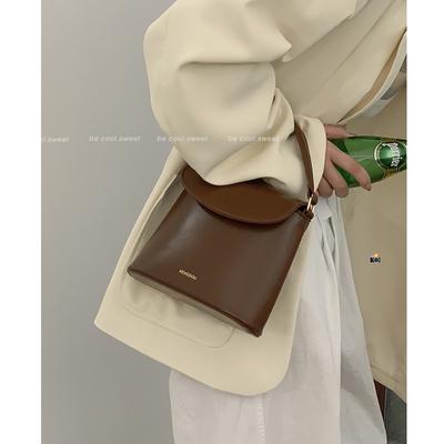 Simple Shoulder Bagnewest Niche Fashion Retro Portable Bucket Bag High Quality Versatile Messenger Bag Women'S Bag