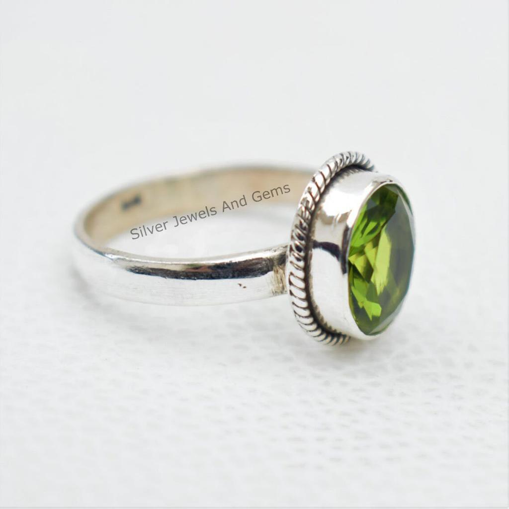 Natürlicher Peridot Ring, Handgefertigter 925 Sterling Silber Ring, Designer Ovaler Peridot Ring, August Geburtsstein, Verlobungsring
