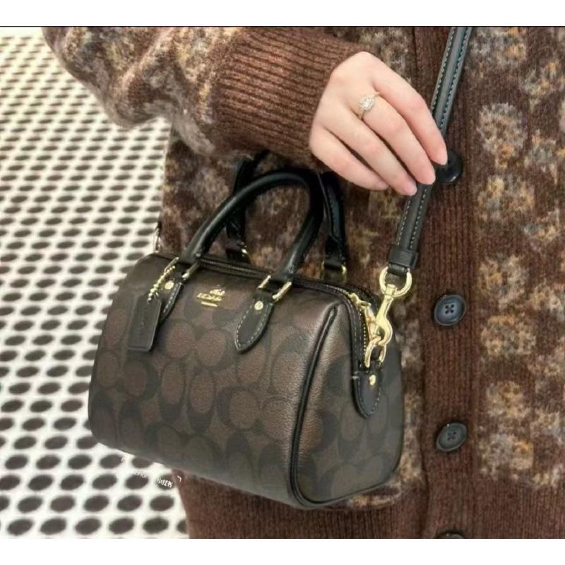 Сумка-кроссбоди Coach Rowan 2025 Classic Monogram Boston Mini 17.5 x 10 x 12 cm