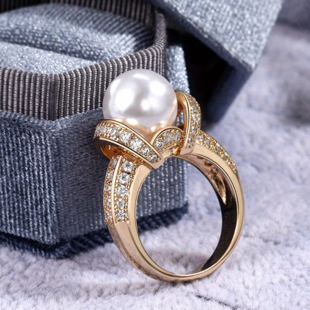Light luxury and elegant design suitable for women's engagement and wedding rings and wedding jewelry