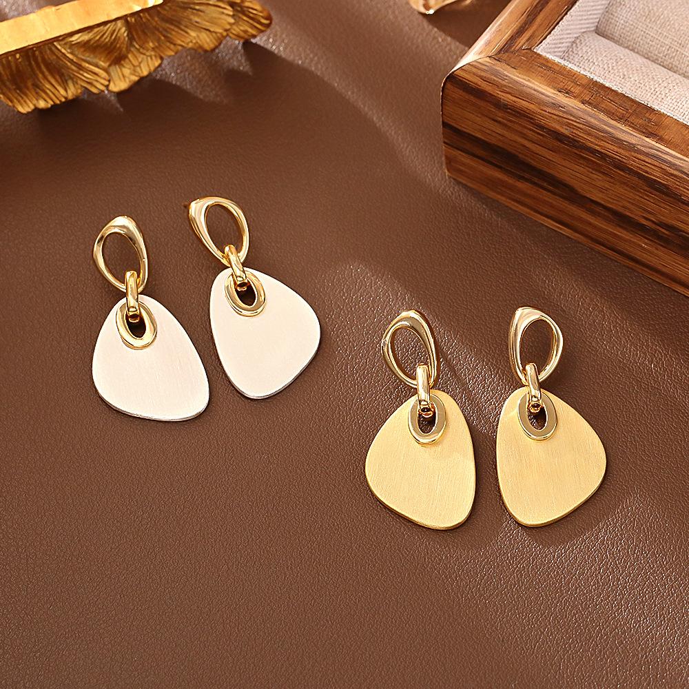 Creative brushed triangle drop earrings women minimal elegant geometric studs aesthetic niche personalized fashion jewelry statement accessories