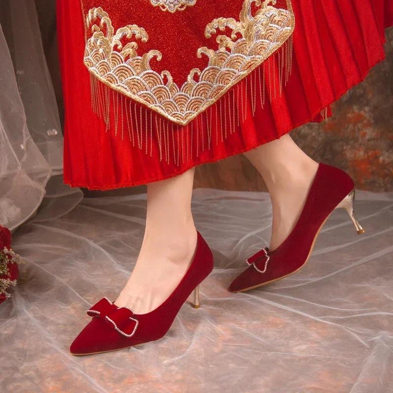 Mode Sexy Damen Pumps Hochhackige Rote Stiletto Hochzeitsschuhe Braut Designer Schuhe Weibliche Perlen Sandalen Spitzzehe Luxus Damenabsätze