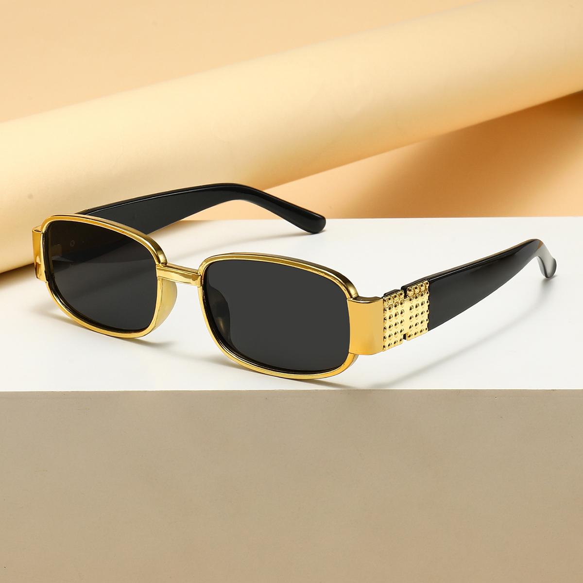 

Fashionable Rectangle Frame Glasses with Decorative Temple Arms for Daily Wear And Photography - Vintage European Style чёрный