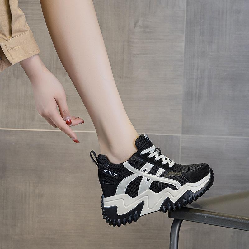 Small man inner height increase dad shoes women's 2025 autumn new sports shoes platform German training shoes versatile casual women's shoes