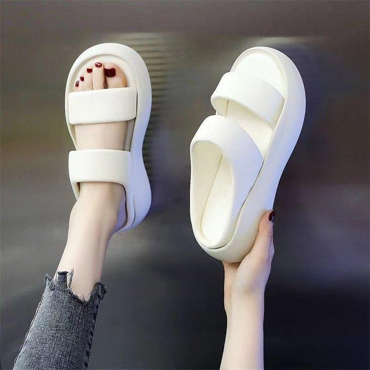 

Muffin bottom cool slippers women s outer wear 2025 summer new thick-soled soft-soled women s shoes versatile women s one-word beach shoes 40