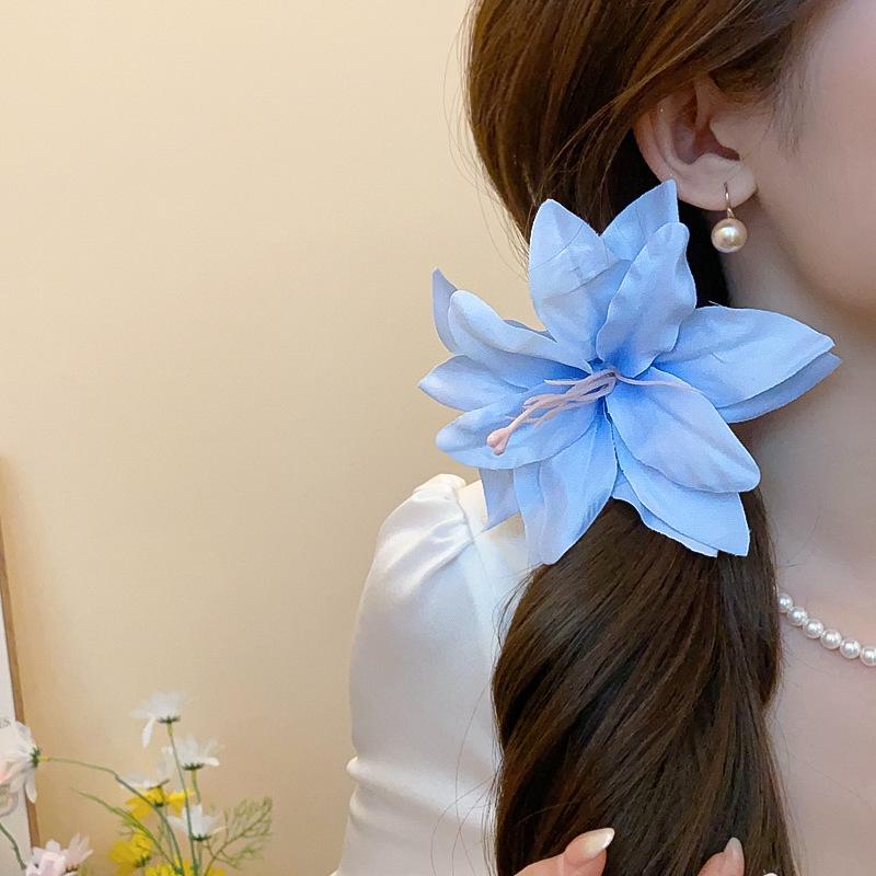 High-End Forest Style Lily Flower Hair Clip - Aesthetic Simulation Shark Grip for Women