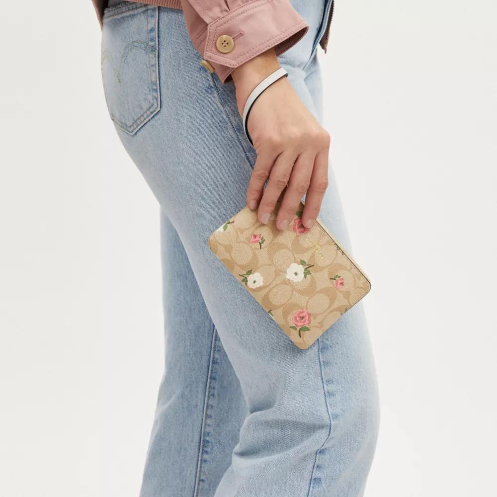 Coach Corner Zip 16 Floral Print Logo Coated Canvas And Leather Clutch Bag Small Women Clutch Bag Gold Light-Khaki Chalk CR973-IMOTV