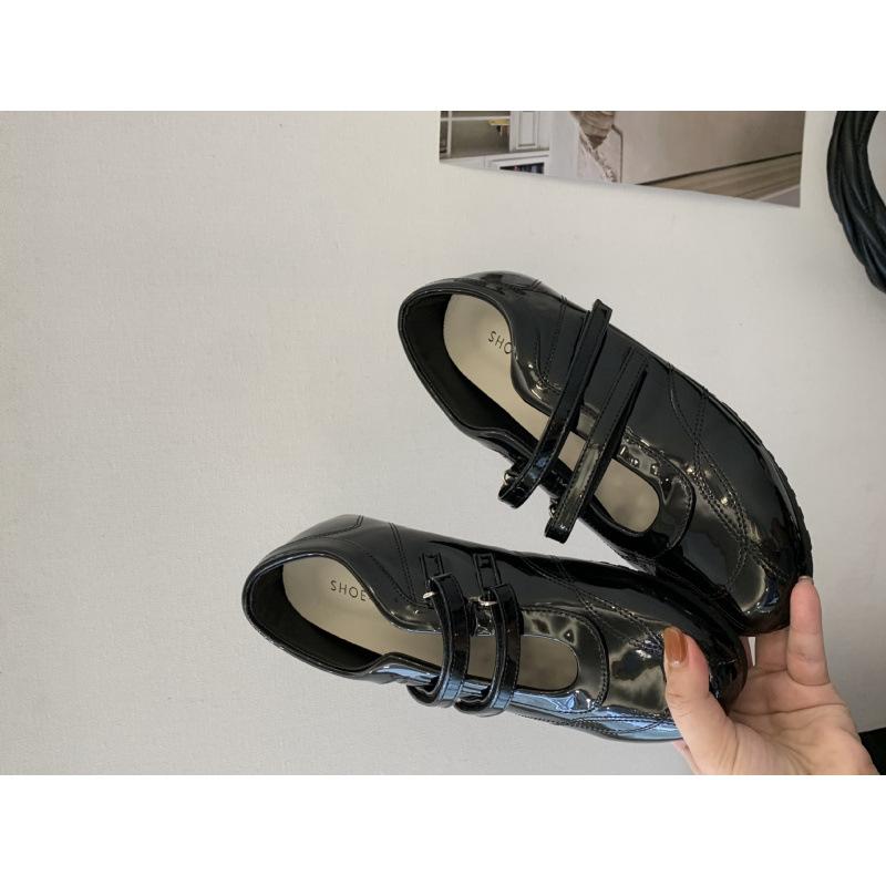 

Flat Mary Jane shoes women s 2025 new Korean version retro French Velcro casual single shoes 39 чёрный
