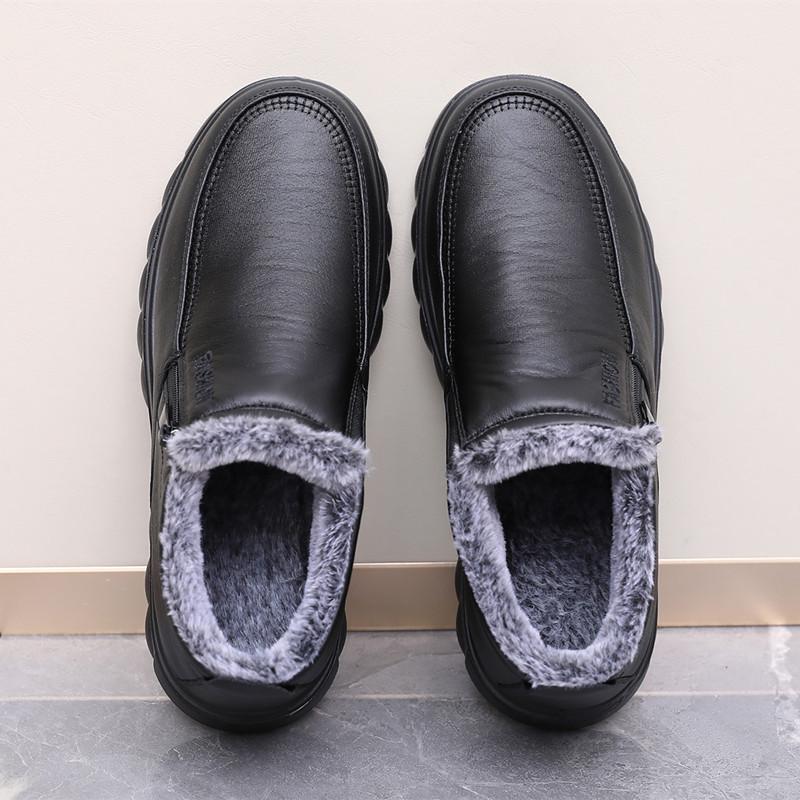 Men's Winter Velvet-Lined Non-Slip Soft Sole Boots for Middle-Aged and Elderly.