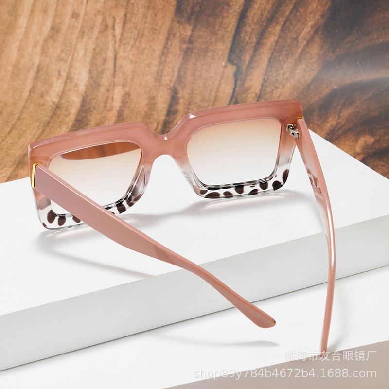 Europe and the United States new trend large frame glasses fashion sunglasses simple frame explosion men and women two-color models
