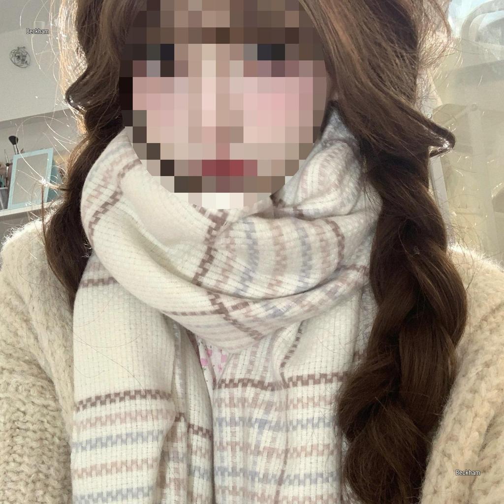 Milky Beige Plaid Thickened Scarf: Korean Style for Winter 2025