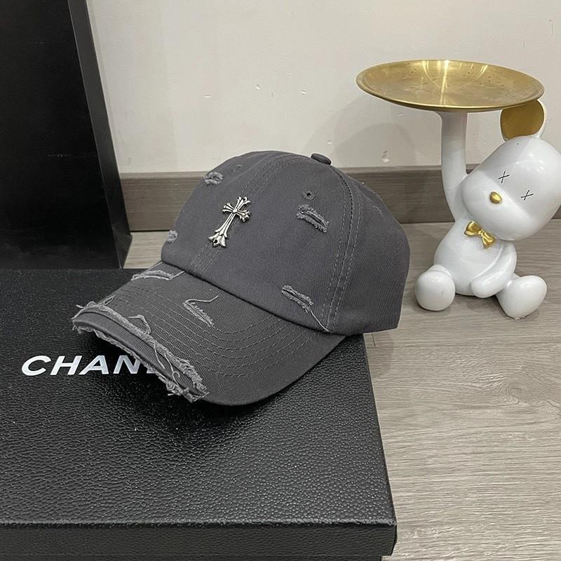 Simple Solid Color Cross Decoration Ripped Design Neutral Casual Baseball Cap For Hip Hop Enthusiasts