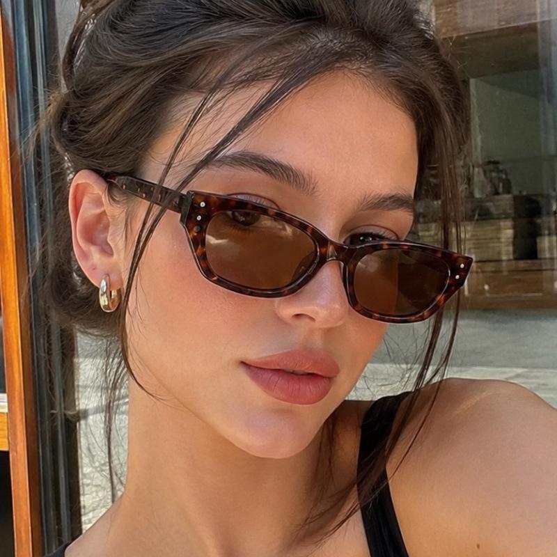 New American retro sunglasses street shooting travel concave sunglasses classic square rice nail sunscreen glasses