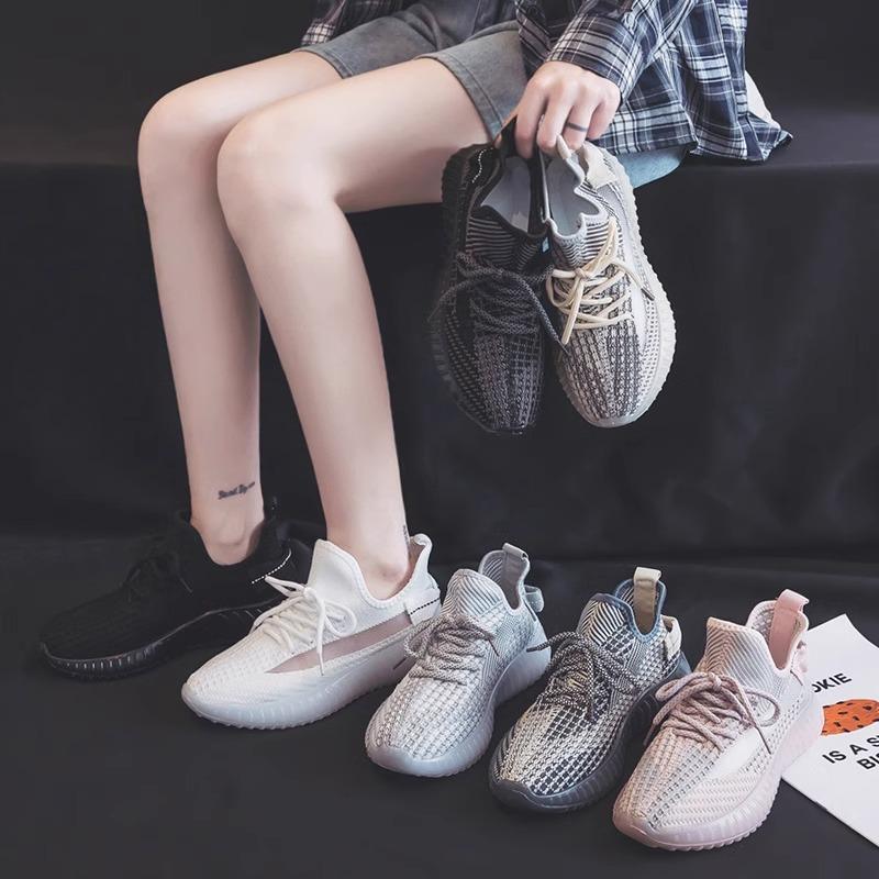 Sapatos tricotados voadores sapatos masculinos e femininos 2025 novos respiráveis estudante versão coreana moda sapatos esportivos casuais respiráveis para corrida fitness