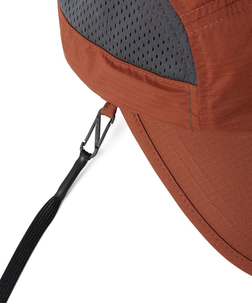 THISISNEVERTHAT Pertex® Lange Klep Zon Sport Pet Baksteen
