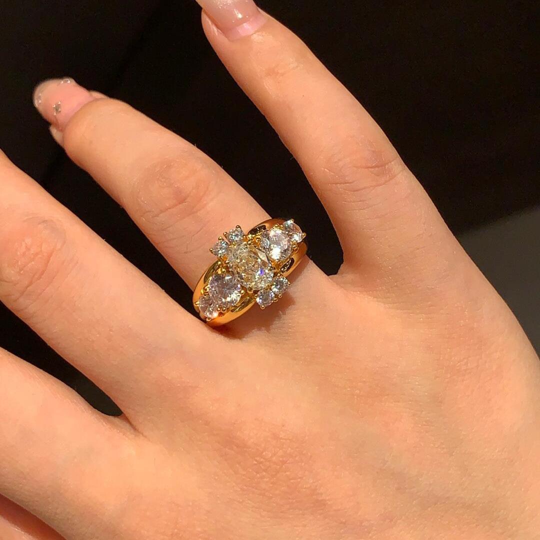 

Vintage Old Money Wind French Heavy Industry Flash Pigeon Egg Ring Fashion Light Luxury Cross Diamond Ring Women adjustable opening золотой