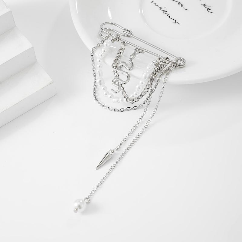 Gold Plated Pearl Chain Lapel Brooch With Dangling Tassel Fish Charm For Blazer Daily Wear Formal Occasions Fashion Jewelry