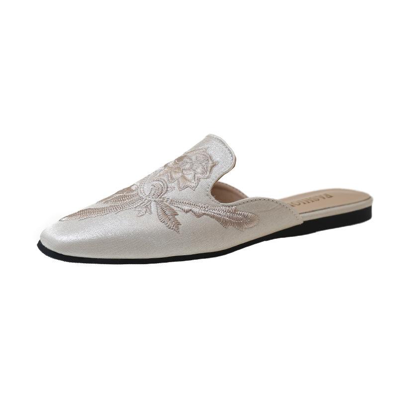National style Chinese retro embroidery 2025 spring and summer new thick heel muller shoes outer wear women's bag head half slippers