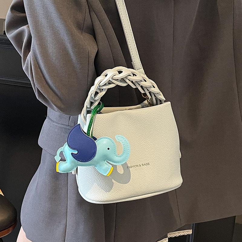 New product simple style texture fashionable portable bucket bag femininity commuting versatile casual PU messenger bag