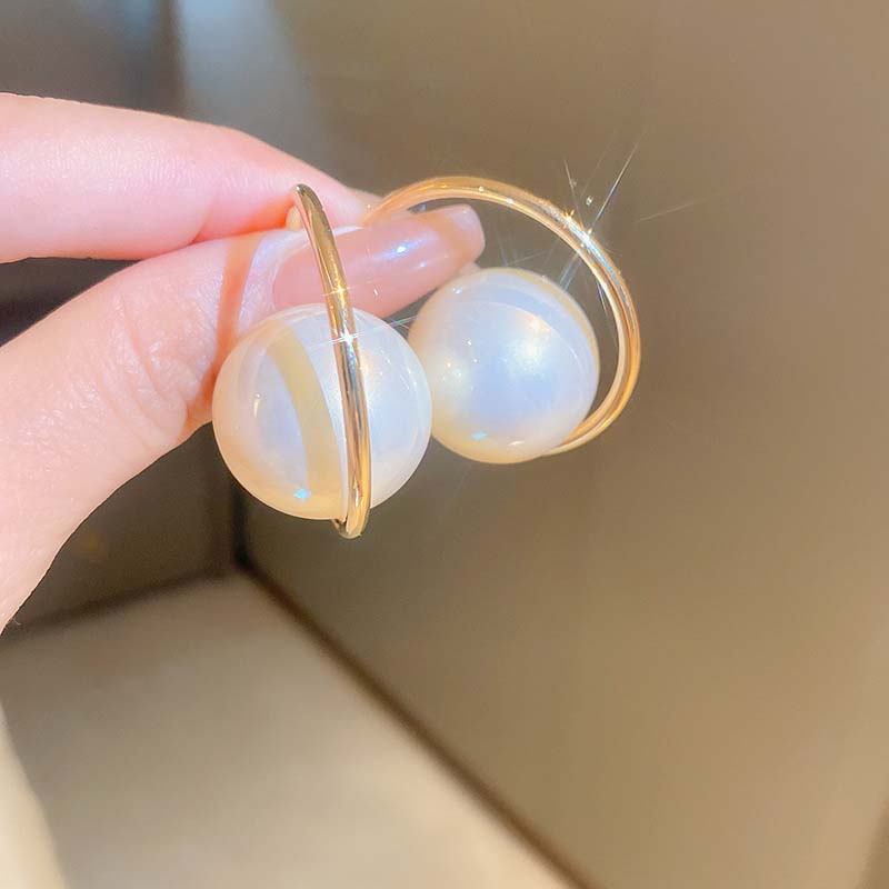 Large Round Imitation Pearl Hoop Earrings For Women Exaggerated C-Shaped Personality Earrings